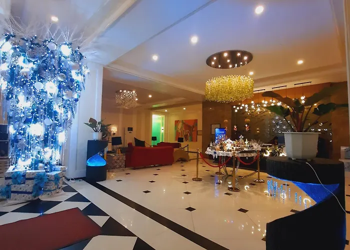 Cozy Cove In Venice Mckinley Hill * Manila