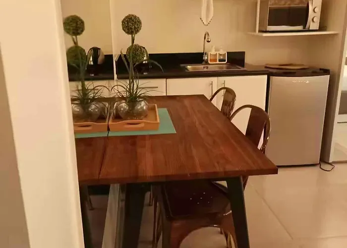 Apartment Cozy Cove In Venice Mckinley Hill Manila