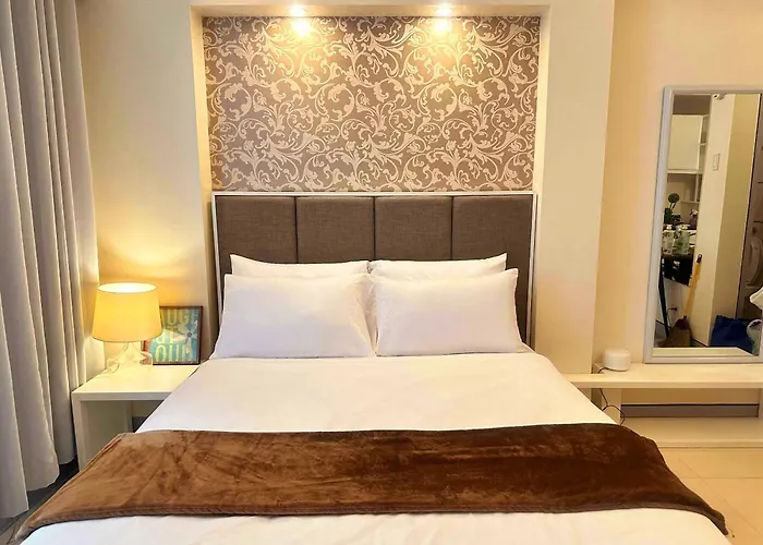Cozy Cove In Venice Mckinley Hill * Manila