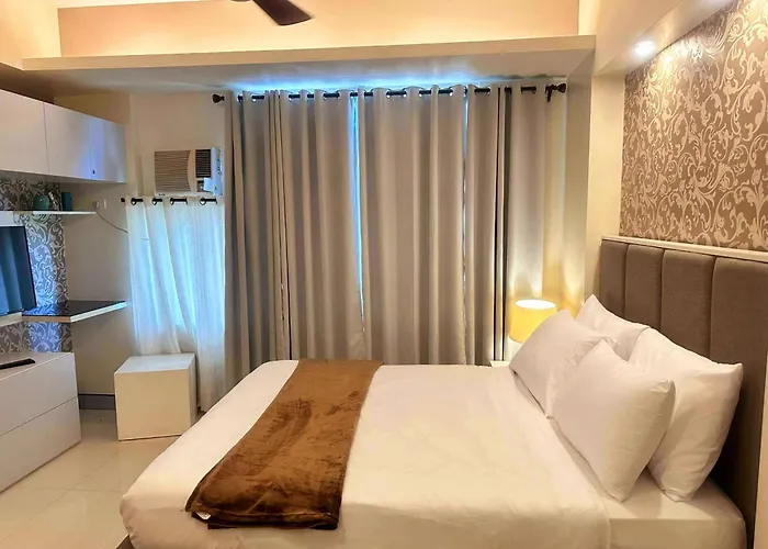 Cozy Cove In Venice Mckinley Hill Manila